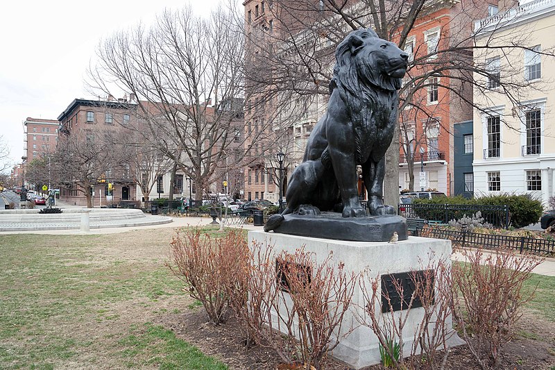 File:Seated Lion, Mount Vernon Place.jpg