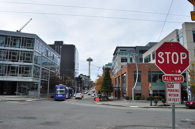 File:Seattle - streetcar on Thomas at the corner of Terry 04.jpg