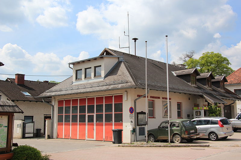 File:Sittendorf Feuerwehrhaus 8420.JPG