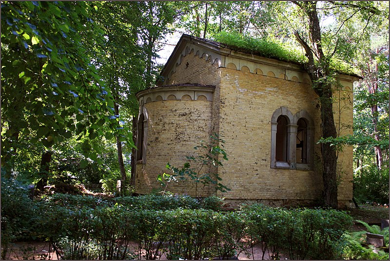 File:Skulte cemetery - panoramio (1).jpg