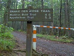 Snake-den-ridge-trailhead1.jpg