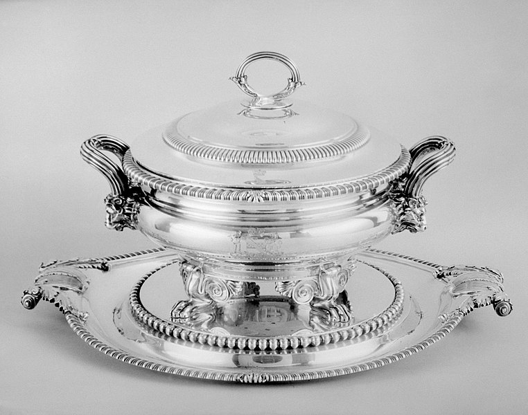 File:Soup tureen with cover and stand MET 118172.jpg