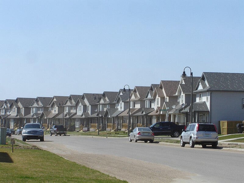 File:StonebridgeStreetscape.jpg