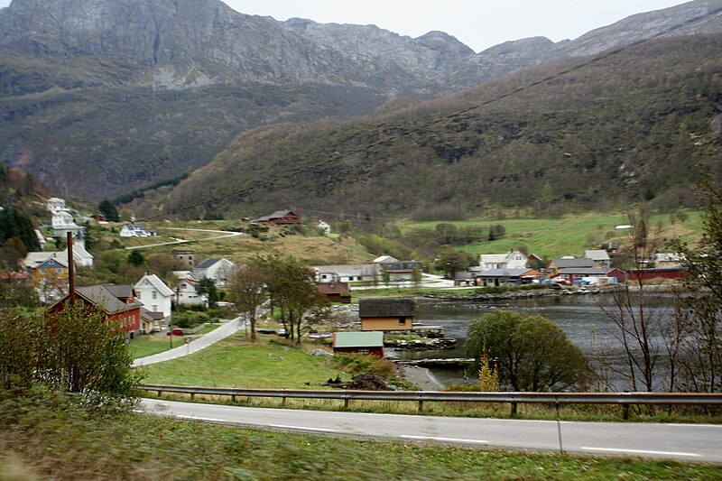 File:Stongfjorden (bygd), Askvoll.jpg