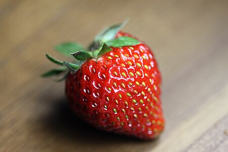Tập_tin:Strawberry_is_a_fruit_instead_of_love_(13).jpg