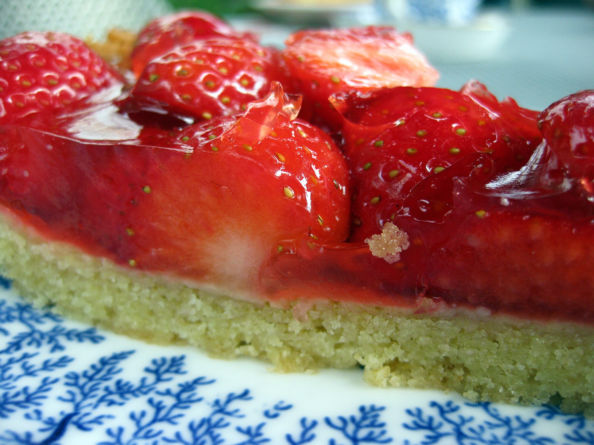 Strawberry tart in profile, October 2008.jpg