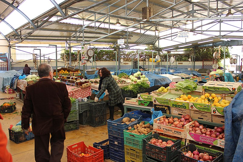 File:Street market in Arta, Greece.jpg