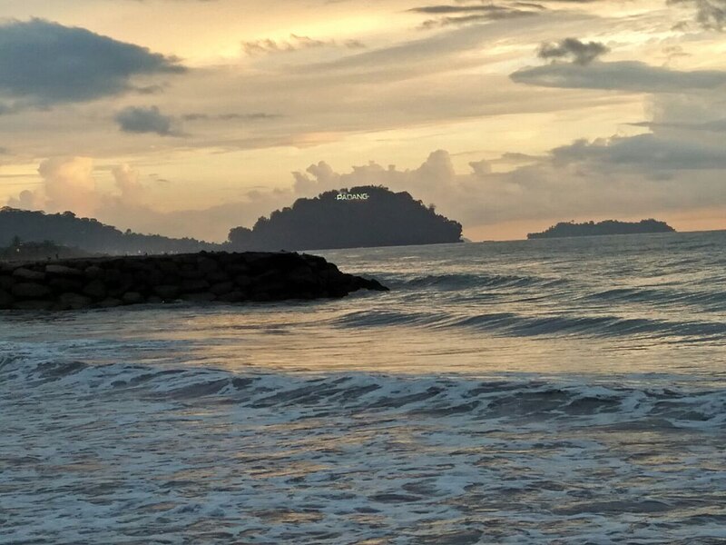 File:Sunset Pantai Padang 2017.jpg