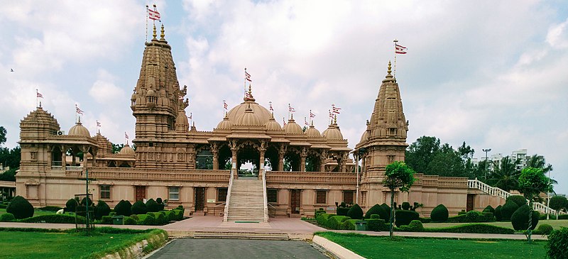File:Swaminarayan temple Bharuch.jpg
