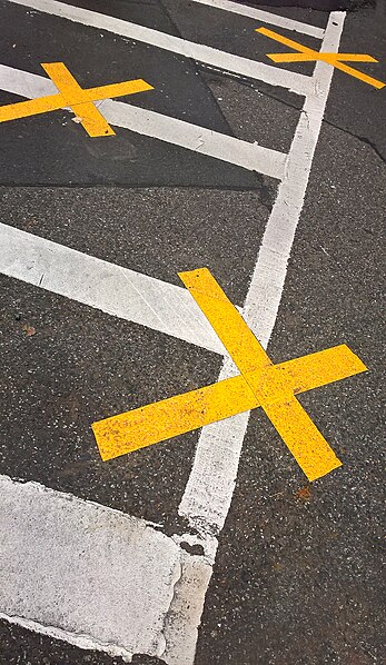 File:TIC - TAC - TOE on Germany's city . Image impression of a street photographer.jpg