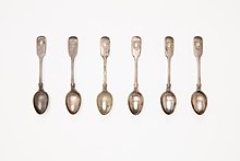 https://upload.wikimedia.org/wikipedia/commons/thumb/9/95/Teaspoons_%2851360806274%29.jpg/220px-Teaspoons_%2851360806274%29.jpg