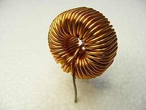 Inductor: El dipol bobina, Construcció, Relació entre la tensió i el corrent