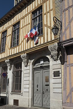 Troyes Synagogue Rachi 675.jpg