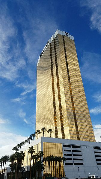 File:Trump Hotel in Las Vegas-2017.jpg