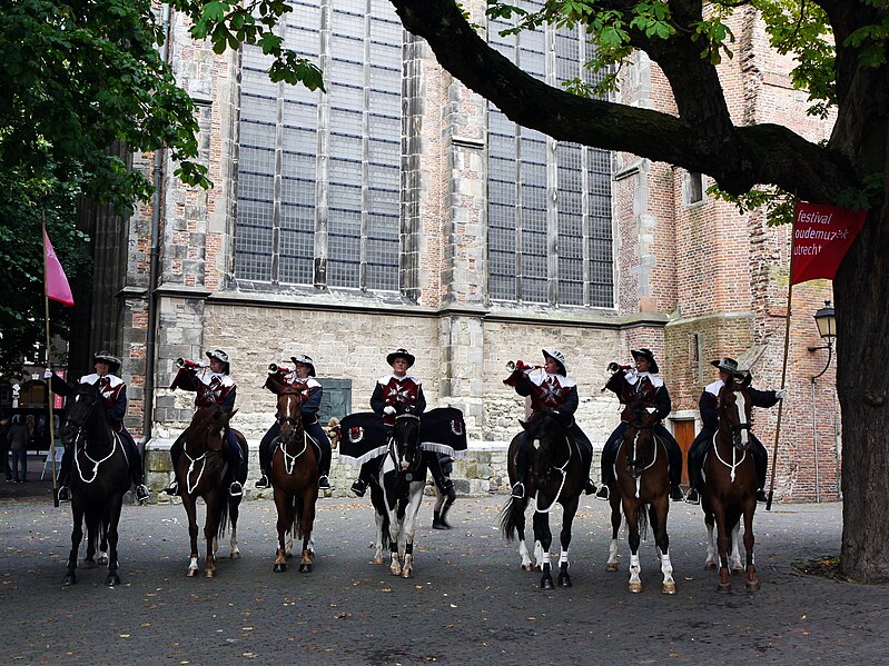 File:Trumpeters.FestivalOudeMuziek.jpg