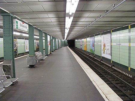 U Bahnhof Emilienstraße 3