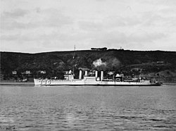 USS Melvin (DD-335) underway in the 1920s (NH 1378).jpg