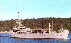 1985 жылы Вашингтон (АҚШ) штатындағы Пугет Саундта USS Sphinx (ARL-24) жүруде .jpg