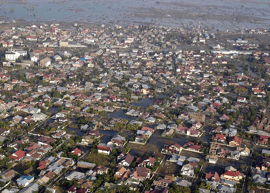 File:US Navy 050106-N-4166B-024 An aerial view of Tsunami-stricken Aceh, Sumatra, Indonesia.jpg