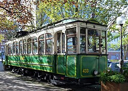 ELRT tram 433 in Villeneuve-d'Ascq, view from Pl. Van Gogh