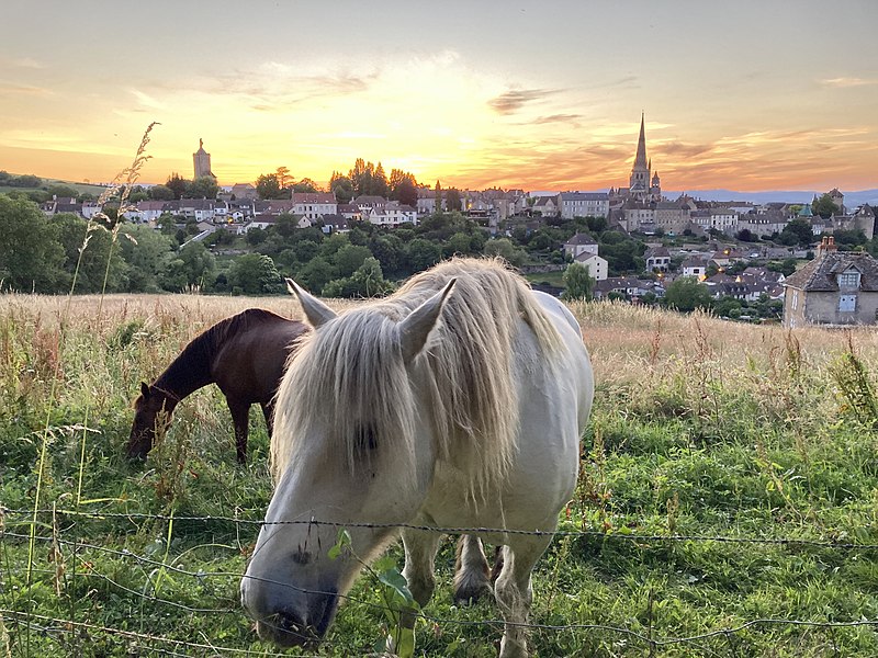 File:Vue d'Autun.jpg