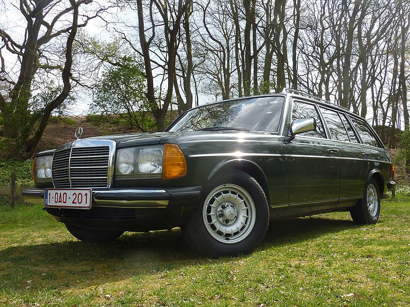 File:W123 300 TDT 01.jpg