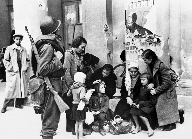 File:Warsaw 1939 refugees and soldier.jpg