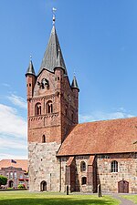 St. Petri, Wes­ter­ste­de, unten romanisch, oben gotisch
