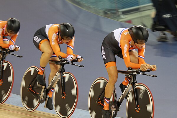 The Dutch team (Ellen van Dijk, Kirsten Wild, Amy Pieters) riding the qualification