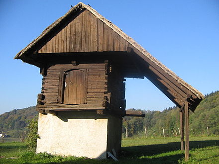 A simple granary (early 19th century), Slovenia