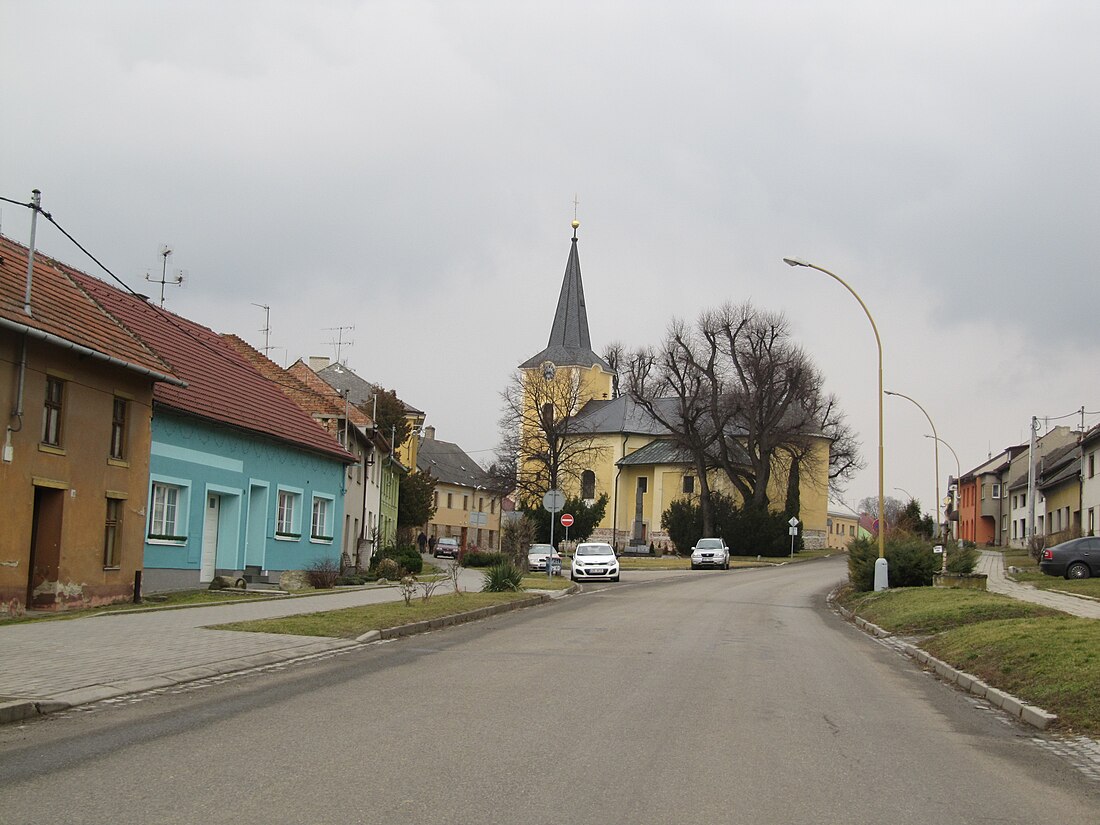 File:Zborovice, kostel.jpg