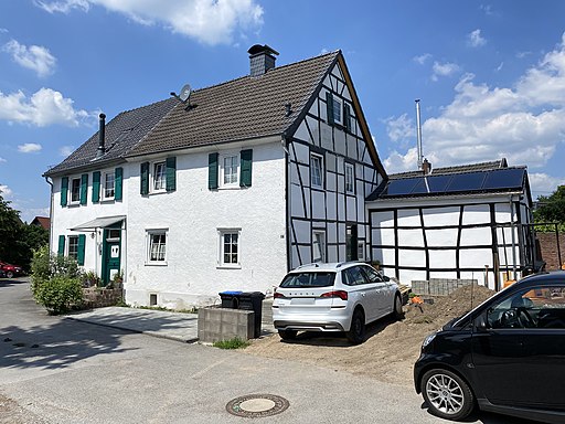 Zum Klosterbusch 12 (Wiescheid)