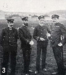 1º tenente Leite Sepulveda e 2º tenentes Teixeira Marinho, Costa Rego e Alvaro Martha 15 de Maio de 1907.jpg