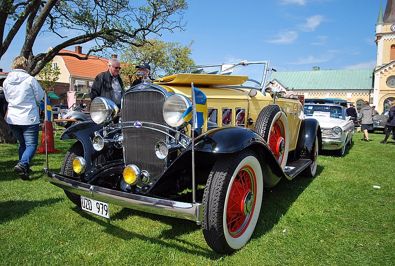 File:1932 Chevrolet Confederate Series BA Sport Roadster at Ölands motordag 2012.jpg