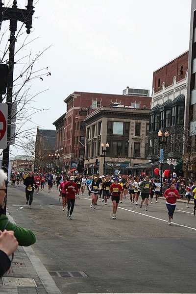 File:2009 marathon BoylstonSt Boston 3501340567.jpg