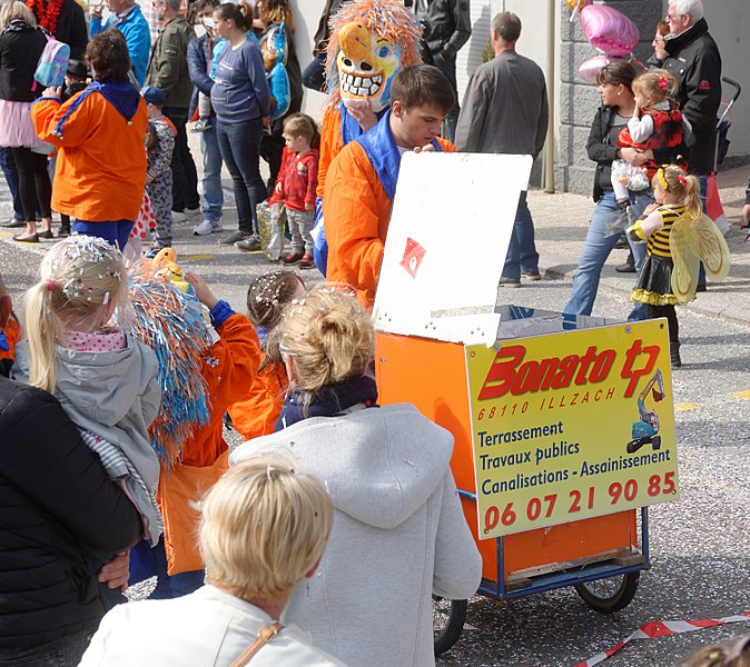 File:2017-04-02 15-16-07 carnaval-cernay.jpg