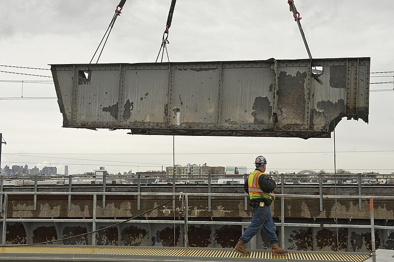 File:48th Street Bridge Removal (26201854662).jpg