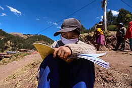 A Cuzco child suffering from difficulties in accessing digital education, in the Mayrasco community. A child from Cusco suffers from the difficulties of access to technology in the educational sector.jpg