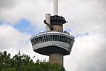 Wie niet bang is uitgevallen kan ook abseilen vanaf de Euromast