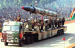 Agni-II missile Agni-II missile (Republic Day Parade 2004).jpeg