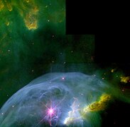 Détail de NGC 7635 par le télescope Hubble. L'étoile brillante et rose visible sur cette image est BD +60 2522.