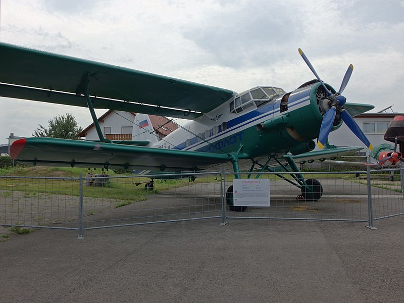 File:Antonov An-2 (37686802581).jpg