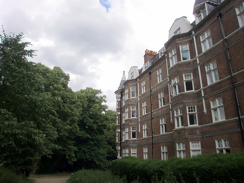 File:Apartment Block, Hampstead Heath, London - geograph.org.uk - 1990541.jpg