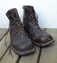 Swedish army boots made by Tretorn. These are NOS from 1968. Over time (and with the use of shoe polish) they turn black. Army-boots.jpg