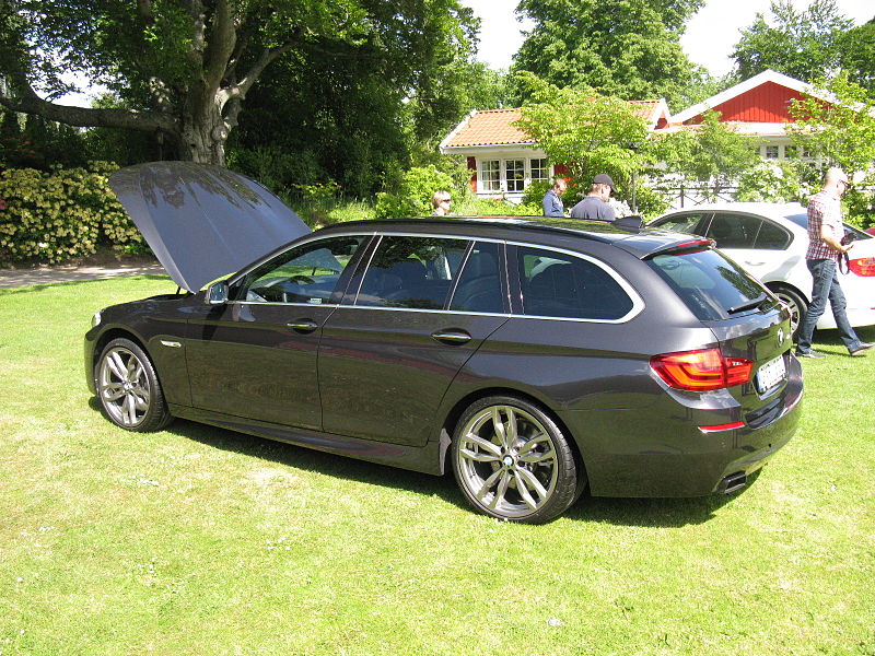 File:BMW M550d X Drive Touring F11 (7160465061).jpg