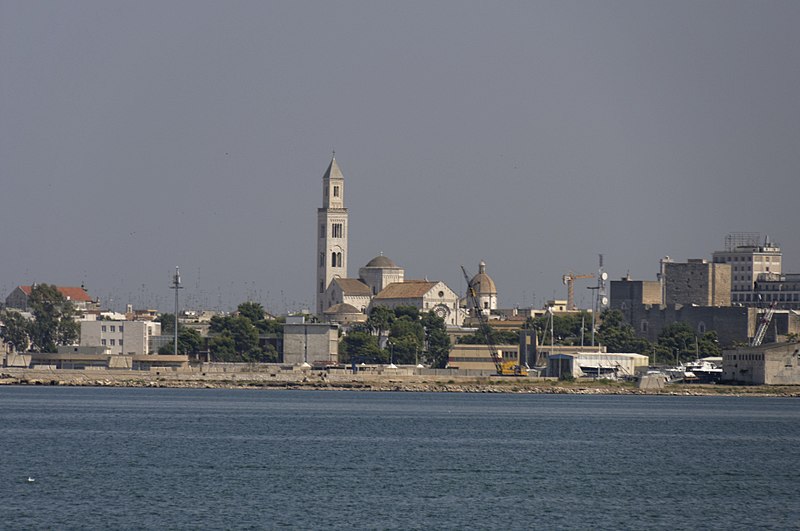 File:Bari -Porto- 2017 by-RaBoe 094.jpg