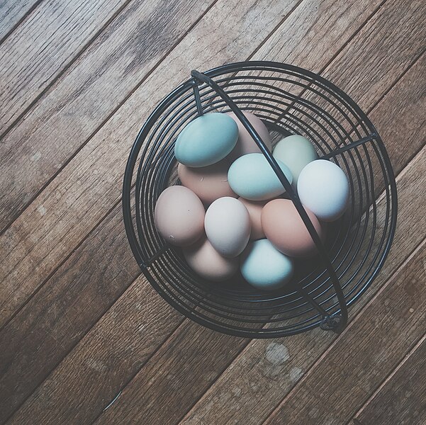 File:Basket Eggs Colors (Unsplash).jpg