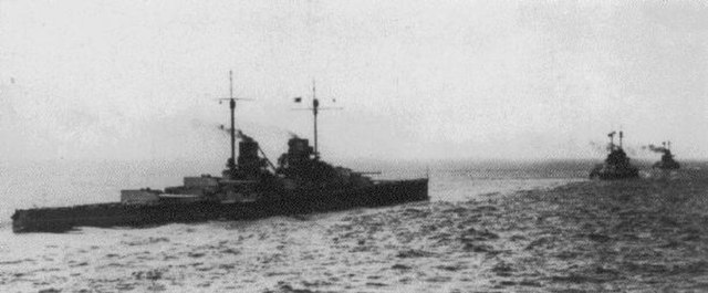 German battlecruisers (L–R) Derfflinger, Moltke and Seydlitz en route to Dogger Bank.