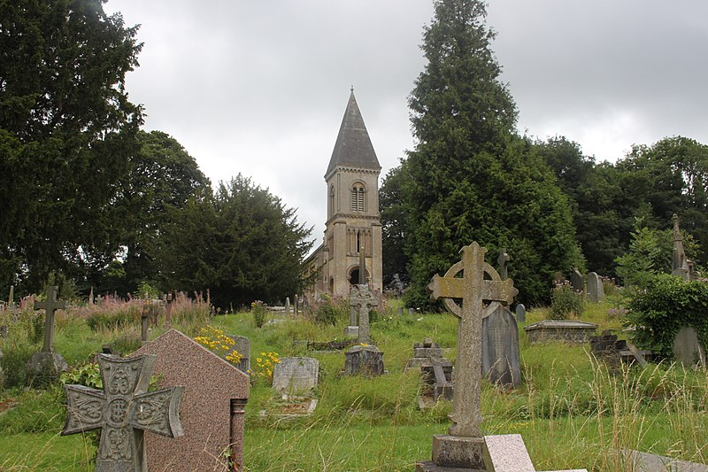 File:Bath Abbey Cemetery.jpg