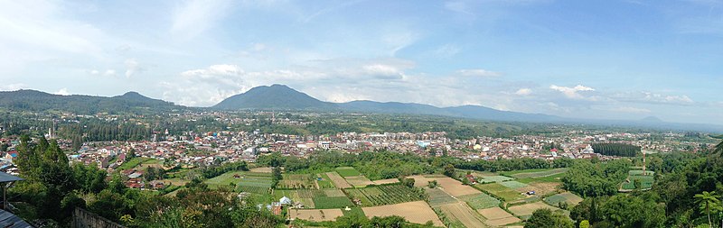 File:Berastagi viewed from Gundaling Hill (Panorama) 01.jpg